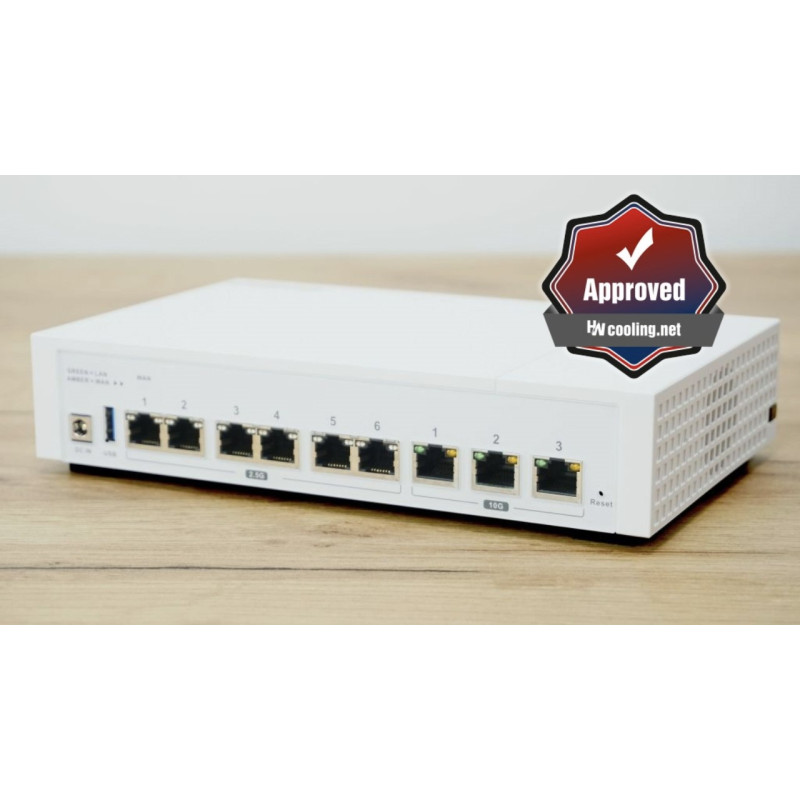 QNAP SD-WAN router QHora-322 (4-jadrový procesor, 4GB DDR4 RAM, 6x 2,5GbE, 3x 10GbE, 1x USB 3.2 Gen1)
