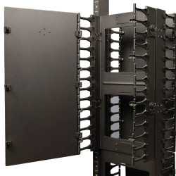 EATON - Kabelový manažér vertikálny SmartRack 12 (30.48cm), káblový kanál s výrezmi pre káble a krytom