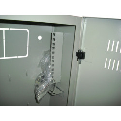 Datacom 19'' rozvádzač 4U+2U/150mm plech.dvere