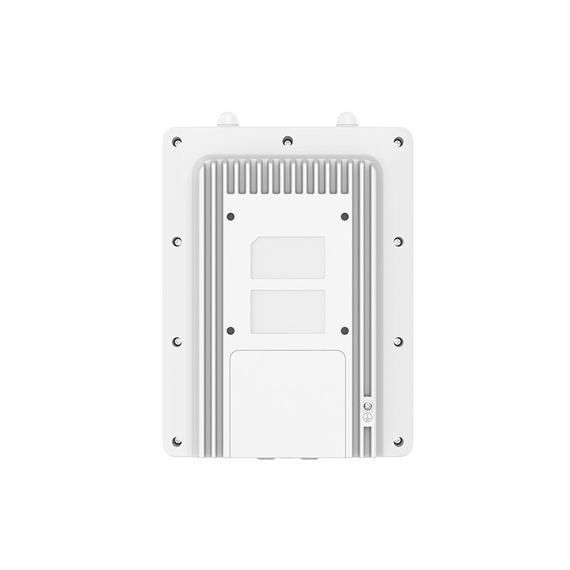 Grandstream GWN7670LR vonkajší prístupový bod Wi-Fi 7, IP66, 2x2:2 MIMO, priepustnosť 3,6 Gb/s, 2,5 Gbit