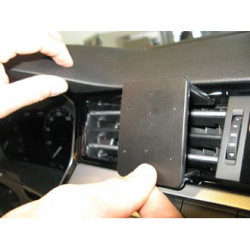 Brodit ProClip pre Volkswagen Arteon 17-20/Passat 15-21/Passat Alltrack 16-21, na stred