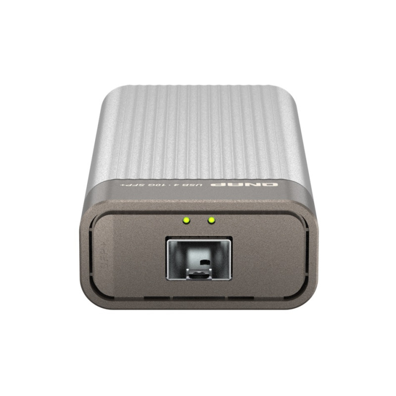 QNAP QNA-UC10G1SF- adaptér USB-C 4 (podpora Thunderbolt 3 a 4) na 10GbE SFP+ (pasívne chlazení)