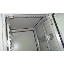 OEM - 19'' vonkajší rozvádzač IP55 30U/600mm plech.dvere, 3-bod.zámok