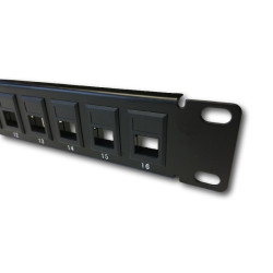 DATACOM 19'' Neosadený Patch panel 16 port