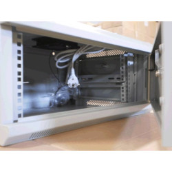 Datacom 19''rozv.jednodielny 4U/ hl.450mm plechové dvere