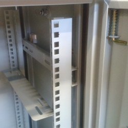 Datacom 19'' rozvádzač jednodielny 15U/hl.450mm