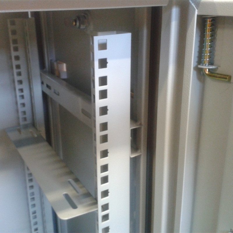 Datacom 19'' rozvádzač jednodielny 15U/hl.450mm