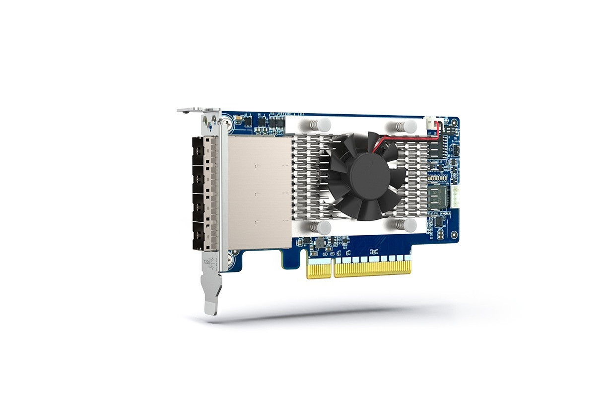 QNAP 4-port miniSAS HD host bus adaptér, Broadcom Aero SAS3816, PCIe 4.0 x 8 pre TL SAS JBOD series